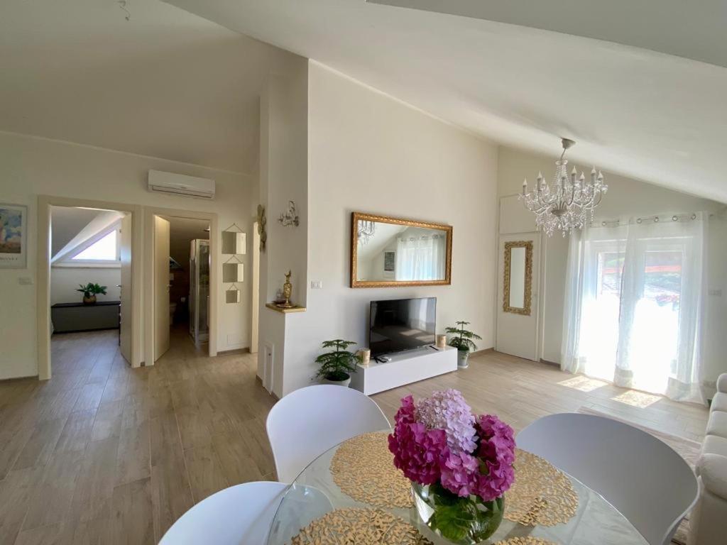 Apartamento Casa Tra I Castelli San Martino Alfieri Exterior foto